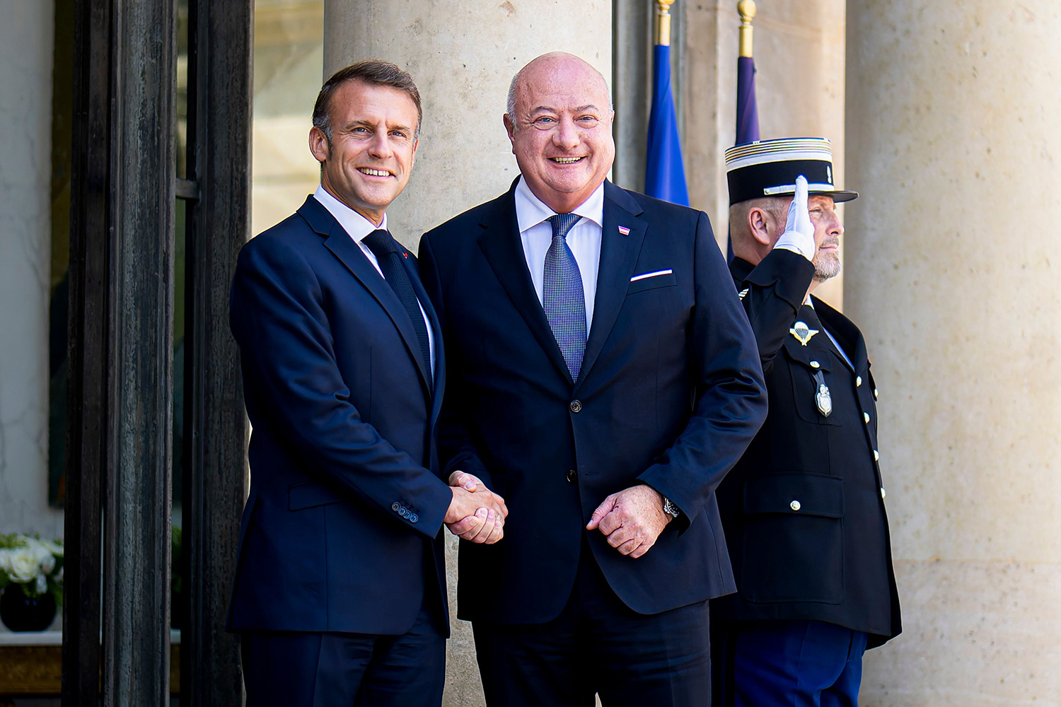 news title image